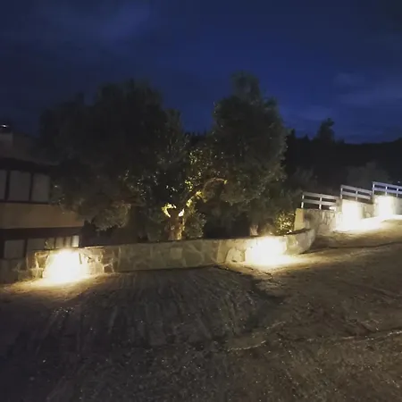 Karvounoskala Στρατώνι