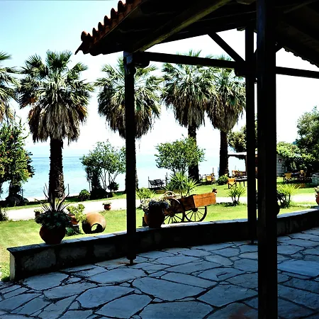 Karvounoskala Στρατώνι