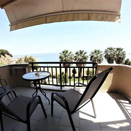 Karvounoskala * Στρατώνι