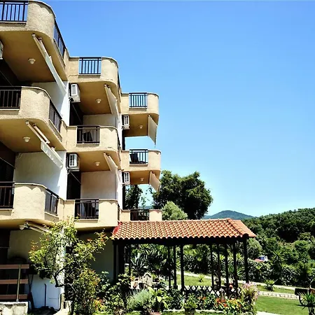 Karvounoskala * Στρατώνι