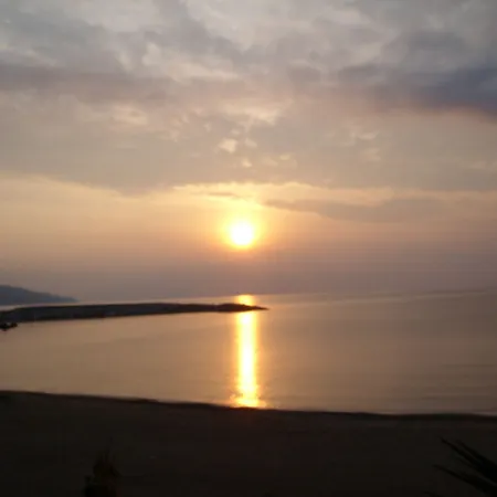 Karvounoskala * Στρατώνι