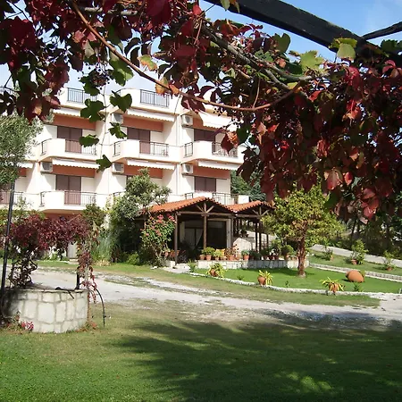 Karvounoskala * Στρατώνι